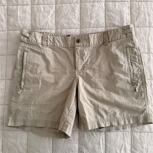 Columbia - Size 8 - Women's Khaki Cargo Shorts